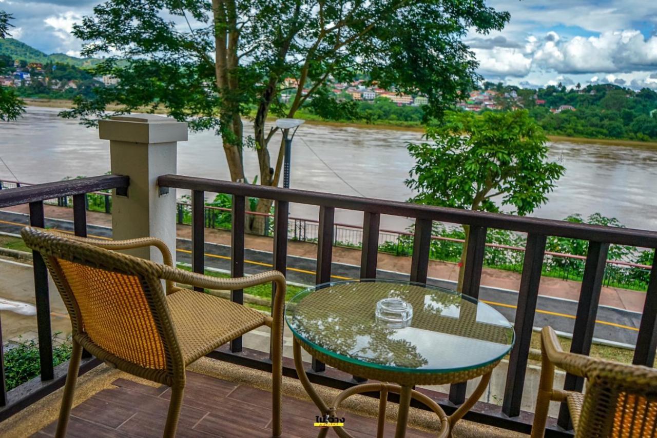 צ'יאנג קונג Chiangkhong Teak Garden Riverfront Onsen Hotel- Sha Extra Plus מראה חיצוני תמונה