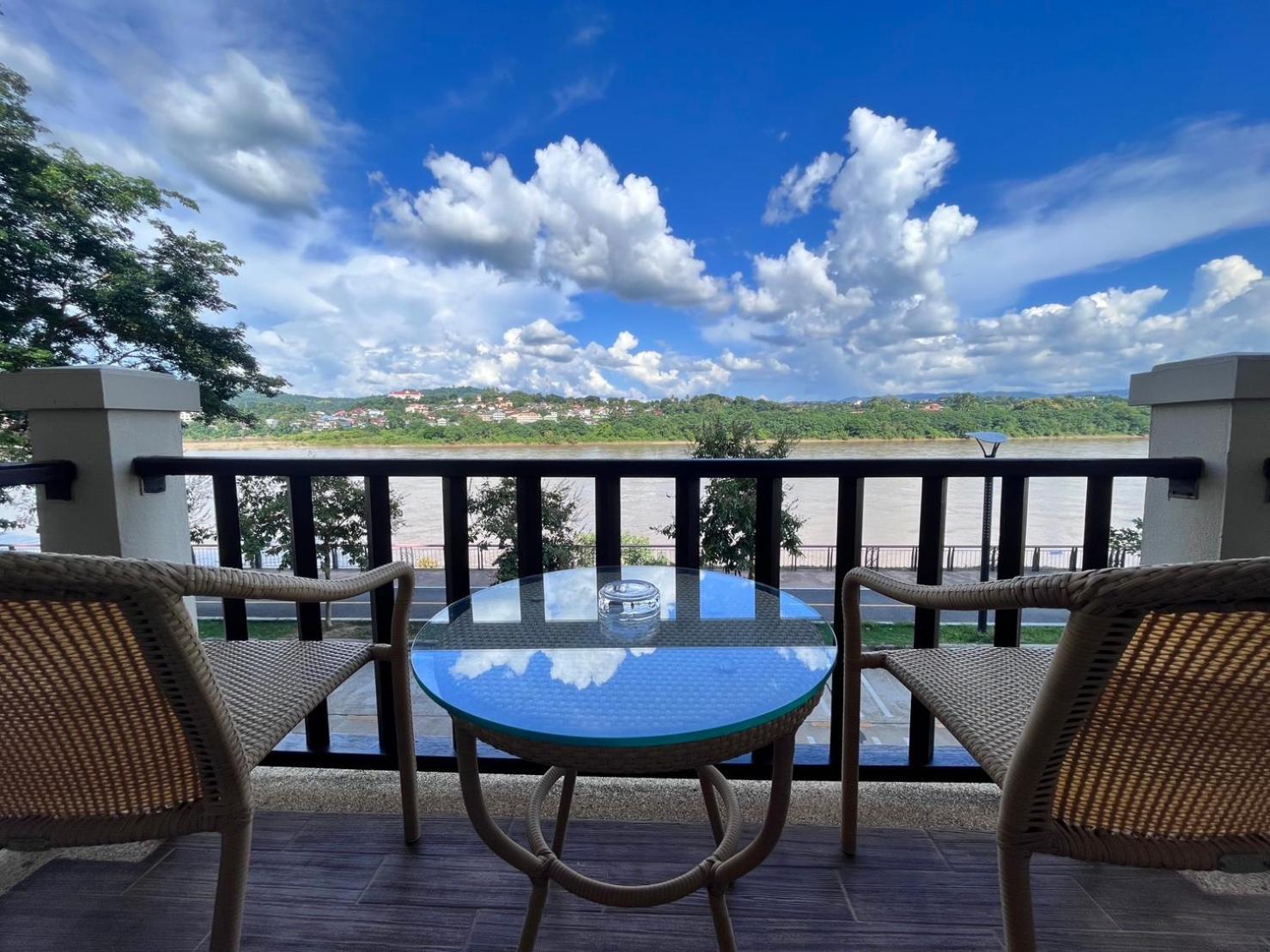 צ'יאנג קונג Chiangkhong Teak Garden Riverfront Onsen Hotel- Sha Extra Plus מראה חיצוני תמונה